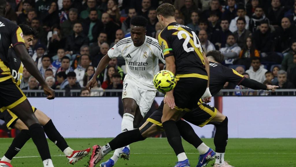 La acción de Vinicius previa al gol contra el Rayo Vallecano