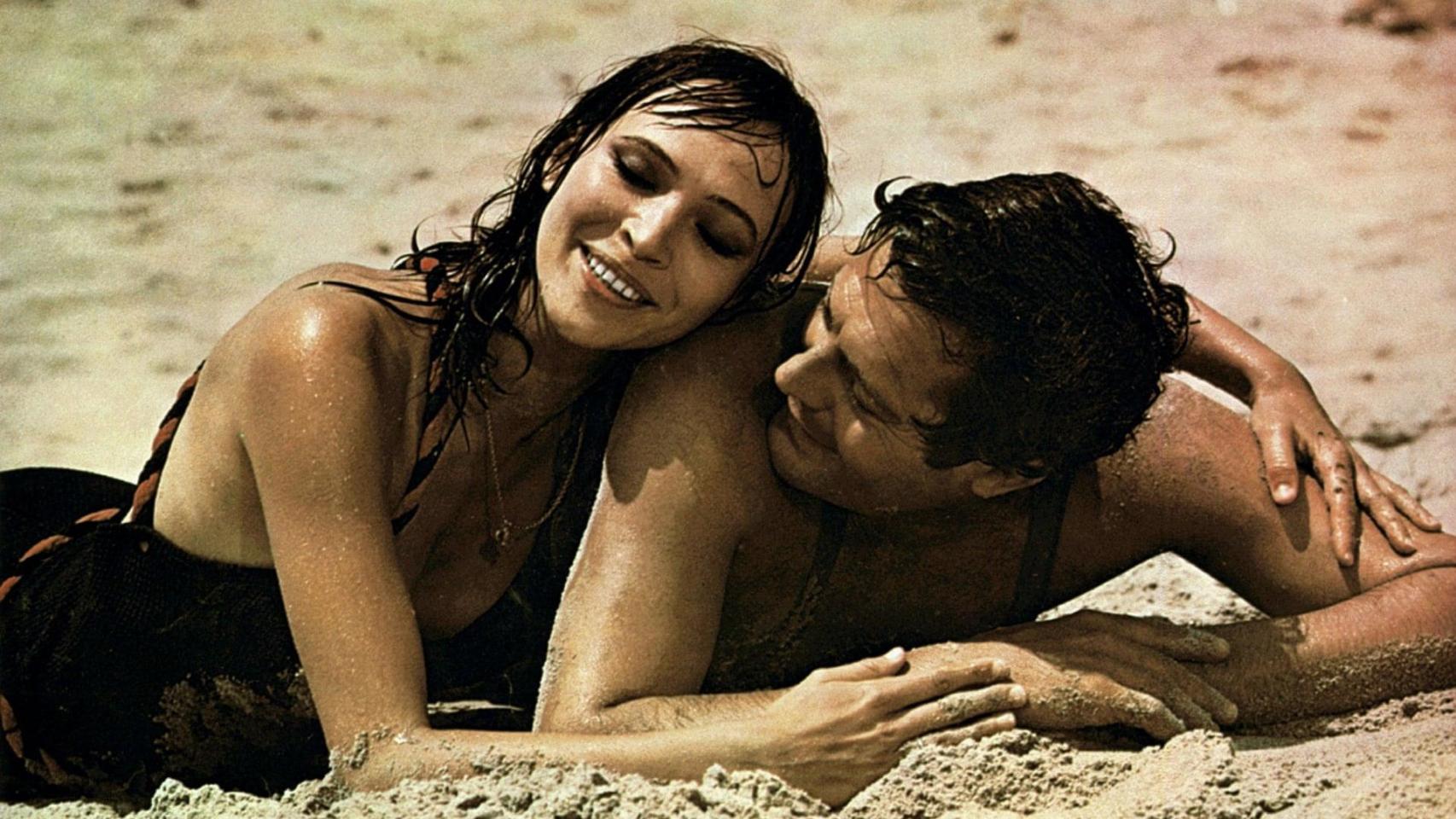 Anna Karina y Marcello Mastroianni en 'El extranjero' (Luchino Visconti, 1967)