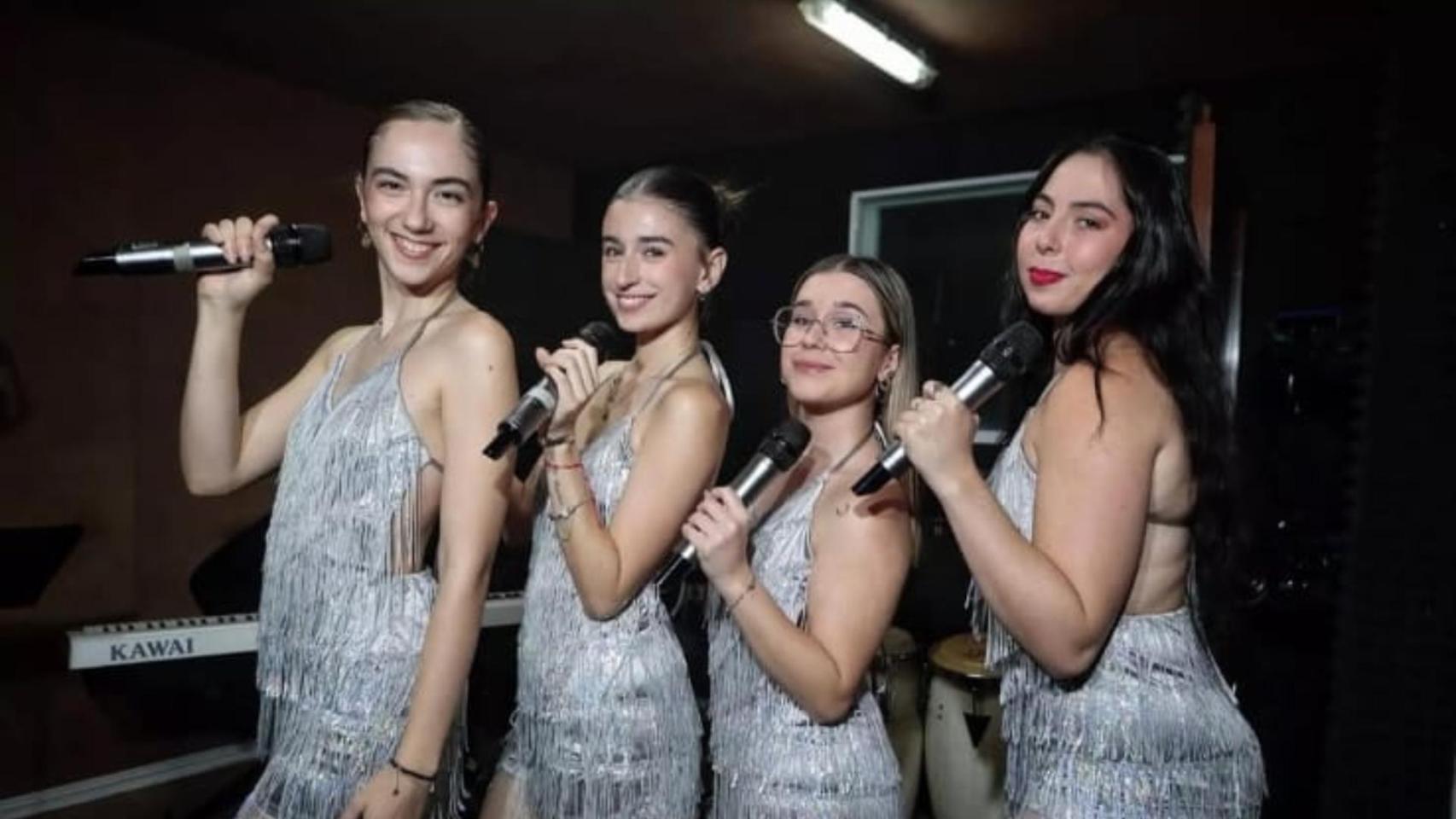 Cantantes de la orquesta Nueva Línea