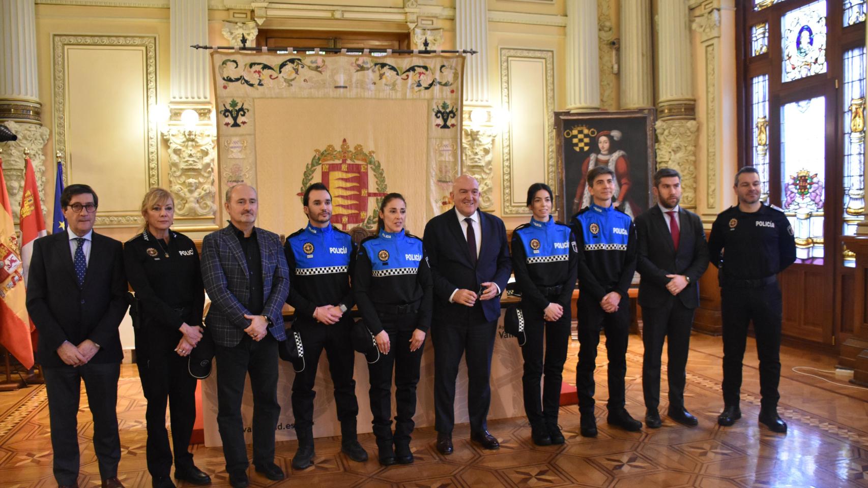 Jesús Julio Carnero preside la toma de posesión de cuatro nuevos agentes de la Policía Municipal de Valladolid