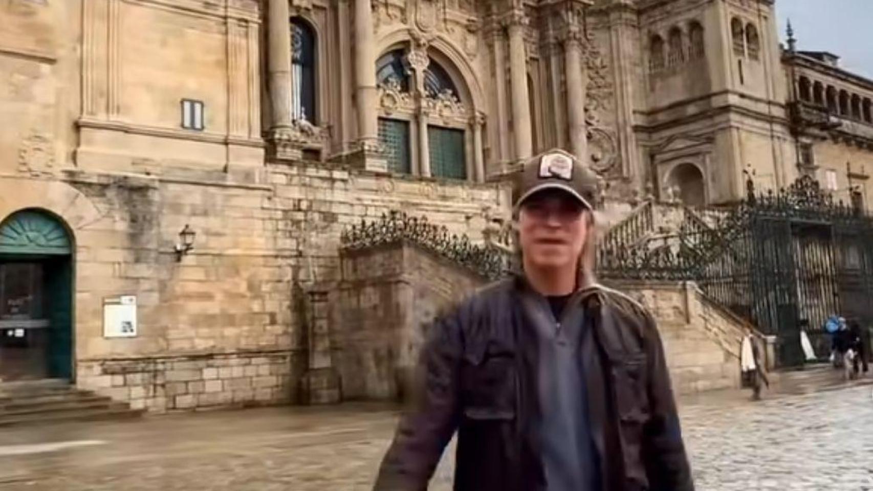 Carlos Baute escoge la Catedral de Santiago para promocionar una de sus canciones