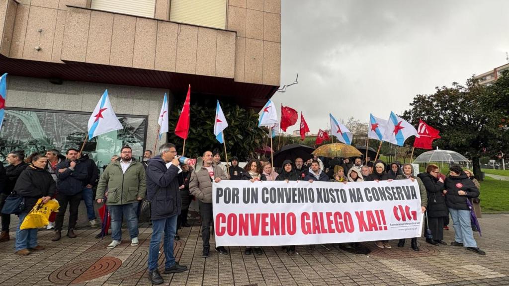 Concentración en Vigo del sector conservero para pedir un convenio digno