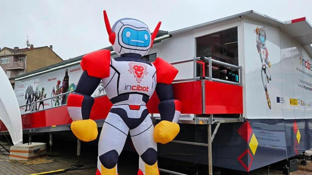 El camión del Incibe.