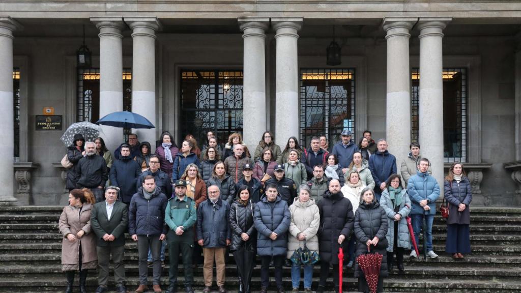Galicia guarda un minuto de silencio en repulsa del asesinato machista de Mos (Pontevedra)