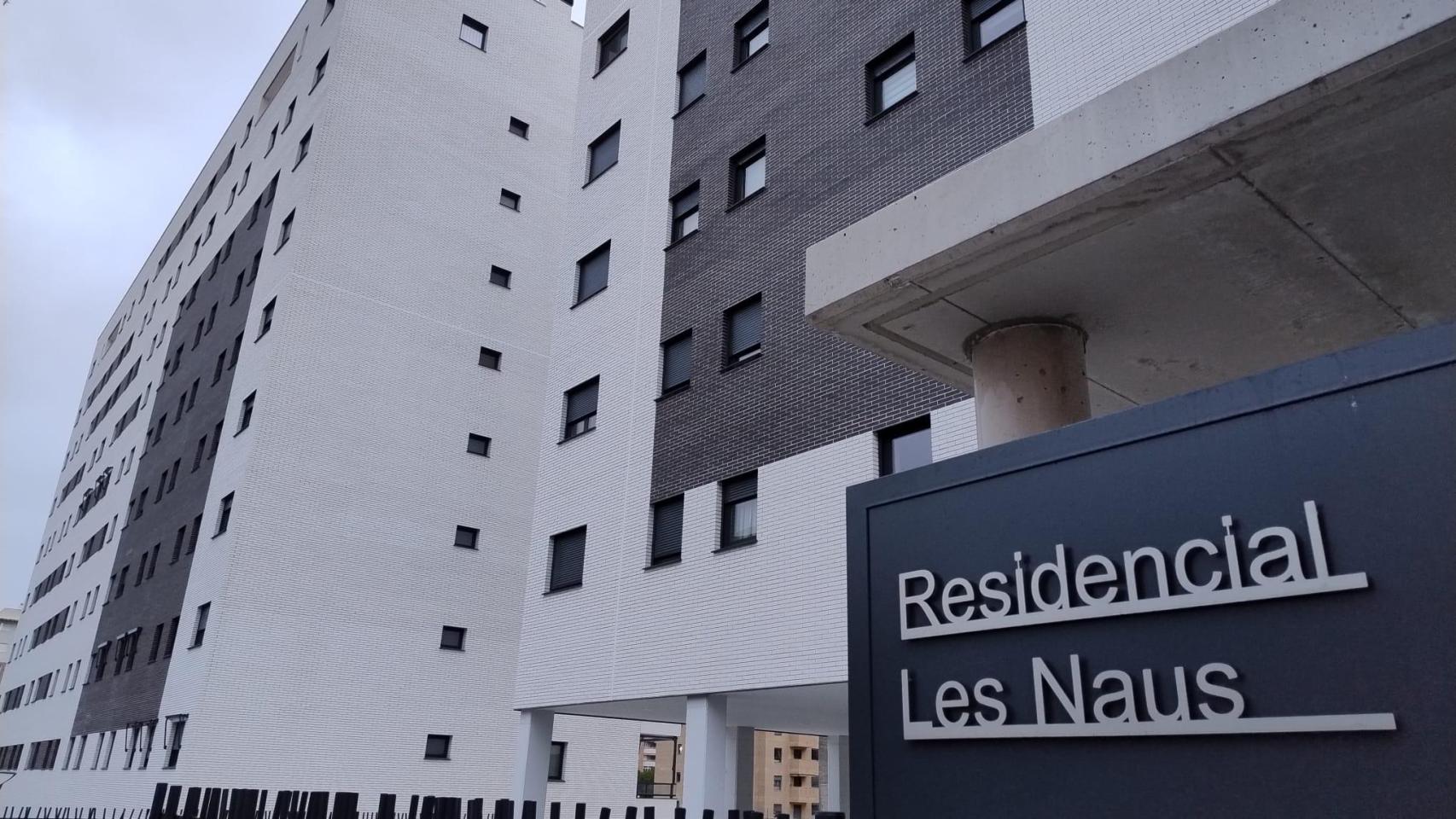 La urbanización residencial Les Naus, foco del escándalo con las viviendas públicas en Playa de San Juan.