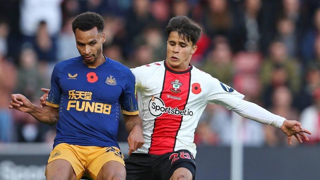 Juan Larios, nuevo lateral izquierdo del Real Zaragoza.