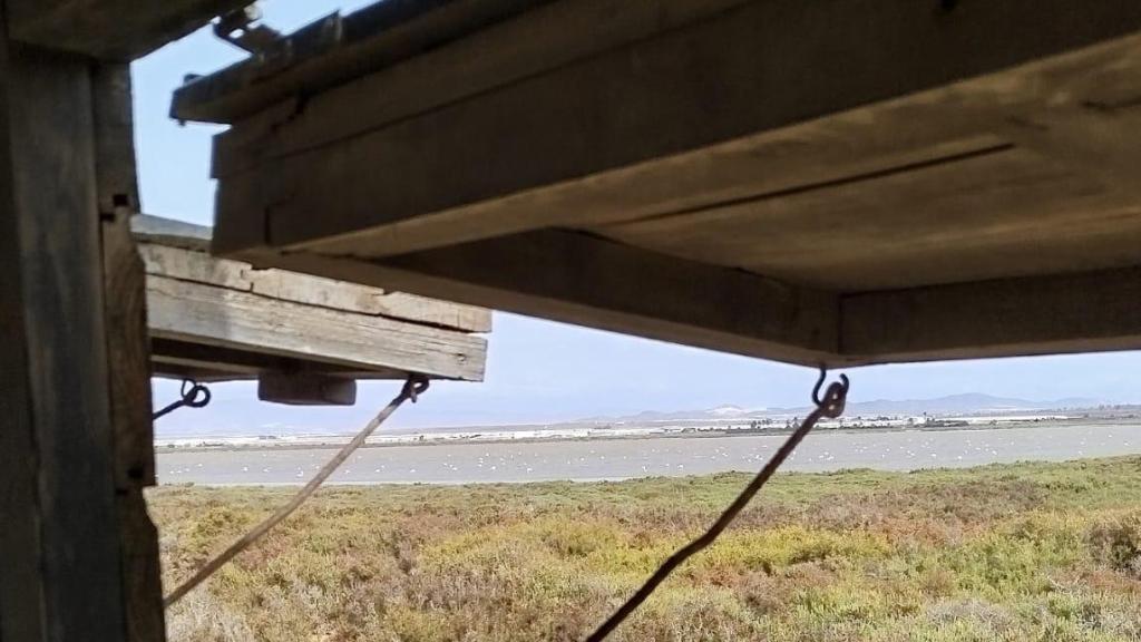 Interior de una caseta, en unas lagunas de Almería.