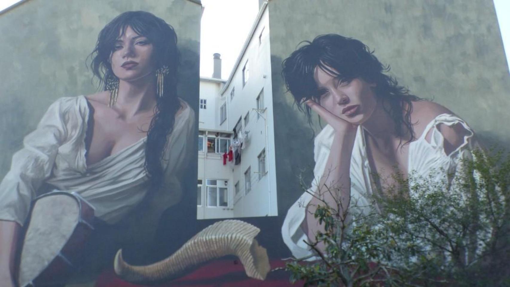 Mural 'As Mouras' de Wedo Goás en Fene.