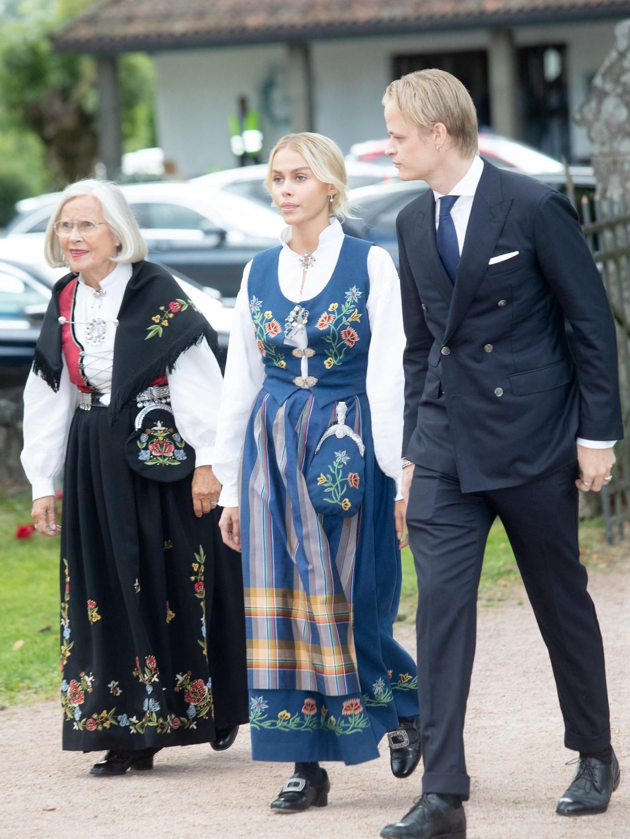 Marius Borg junto a su expareja, Juliane Snekkestad.
