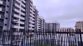 El residencial Les Naus de Playa de San Juan donde se adjudicaron las viviendas.