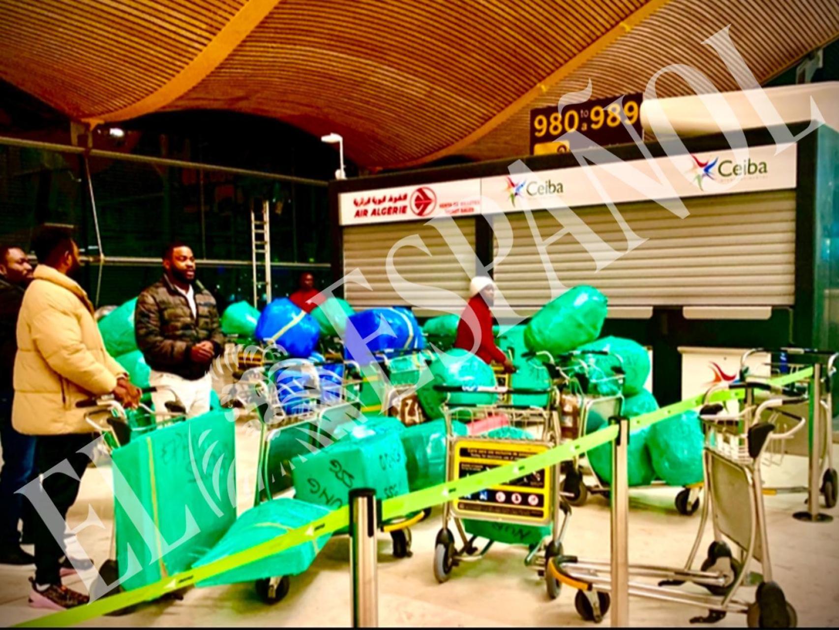 Plus Ultra llevó «dinero, drogas y material peligroso» entre Guinea y España en maletas facturadas a pasajeros sin que lo supieran