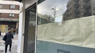 Cierre de un establecimiento comercial en el centro de Vigo.