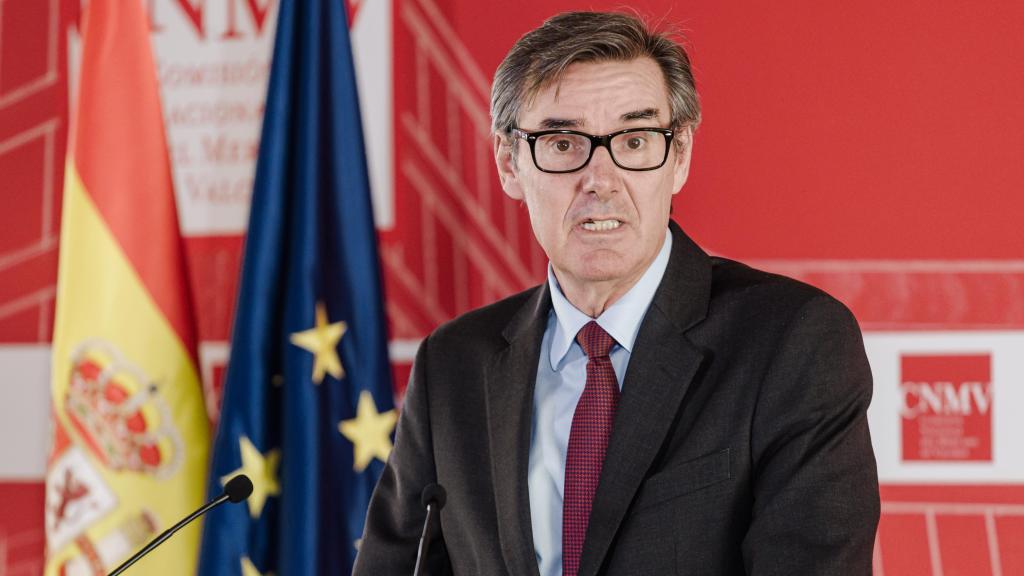 El presidente de la CNMV, Carlos San Basilio, interviene durante la presentación del plan de actividades para 2025.