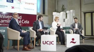 De izquierda a derecha: Andrés Escribano, director de Infraestructura Segura y Ciberseguridad en IndraMind (Indra Group); Chema Flores, periodista de EL ESPAÑOL; Eugenia Hernández, directora de la Unidad de Análisis de Inteligencia (UNINT) y CEO de PrimeDefence; Alfredo Díez Fernández, COO de Cipherbit – Grupo Oesía; y Andrés Escribano, director de Infraestructura Segura y Ciberseguridad en IndraMind (Indra Group).