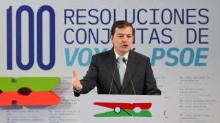 El presidente de la Junta y del PP de Castilla y León, Alfonso Fernández Mañueco, durante su rueda de prensa de este martes