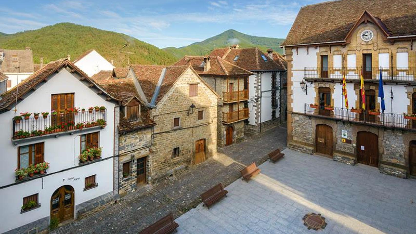 Este es el mejor pueblo de Aragón para tener casa en la montaña según la IA.