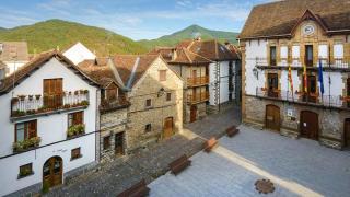 Este es el mejor pueblo de Aragón para tener casa en la montaña según la IA.