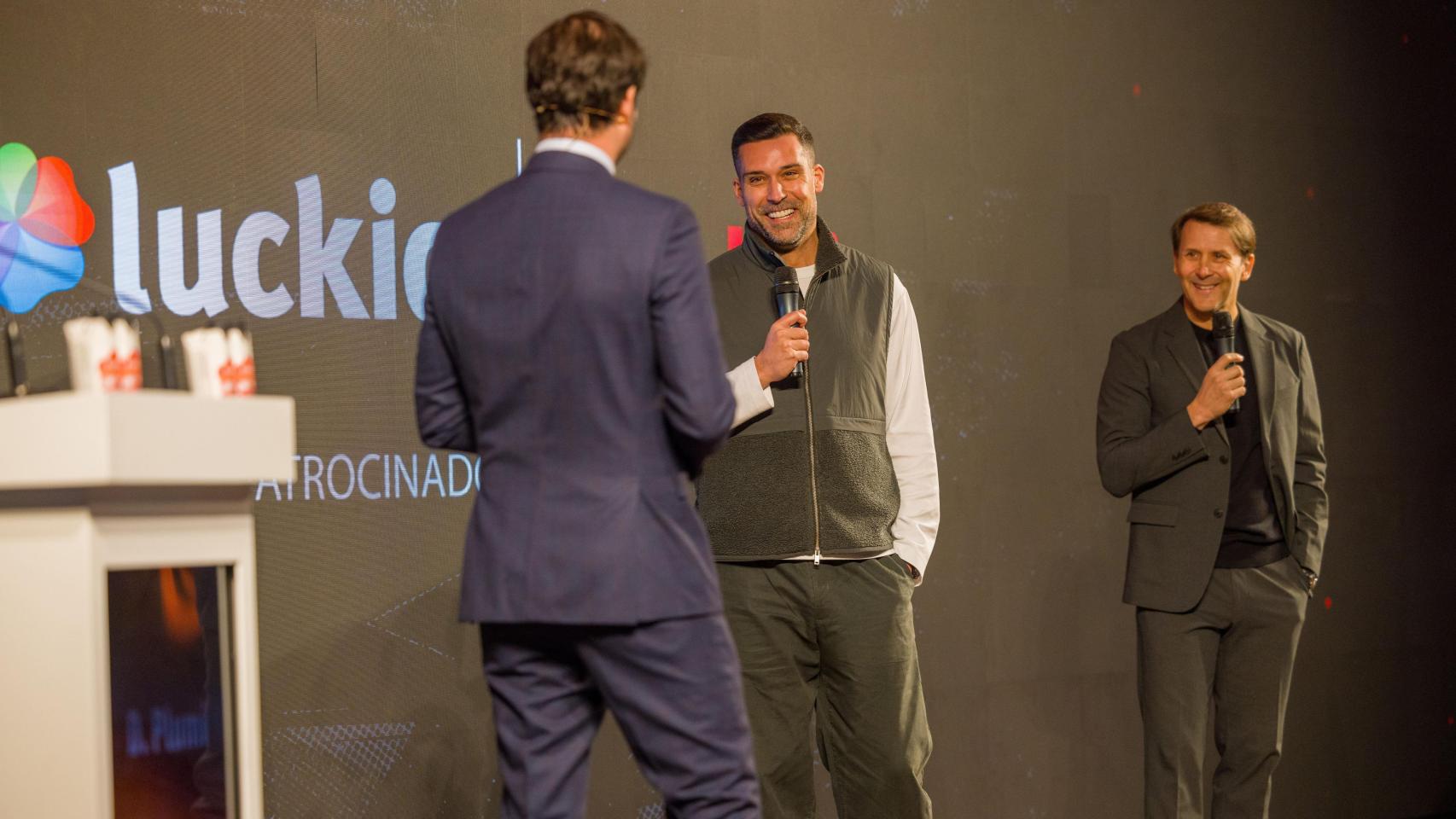 Mendieta y Moyá brillan en la convención anual de Luckia en A Coruña