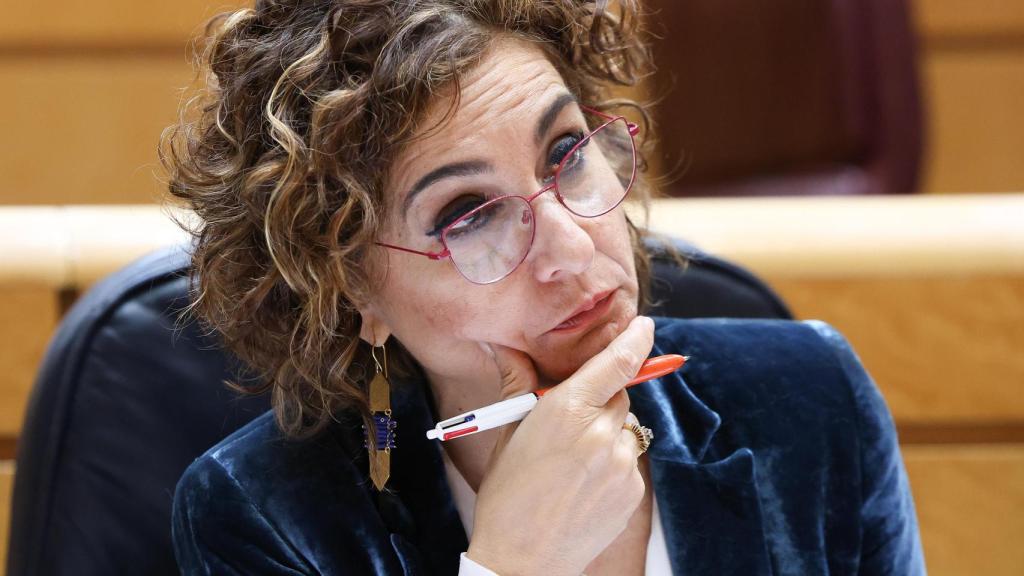 María Jesús Montero durante una sesión plenaria extraordinaria en el Senado.