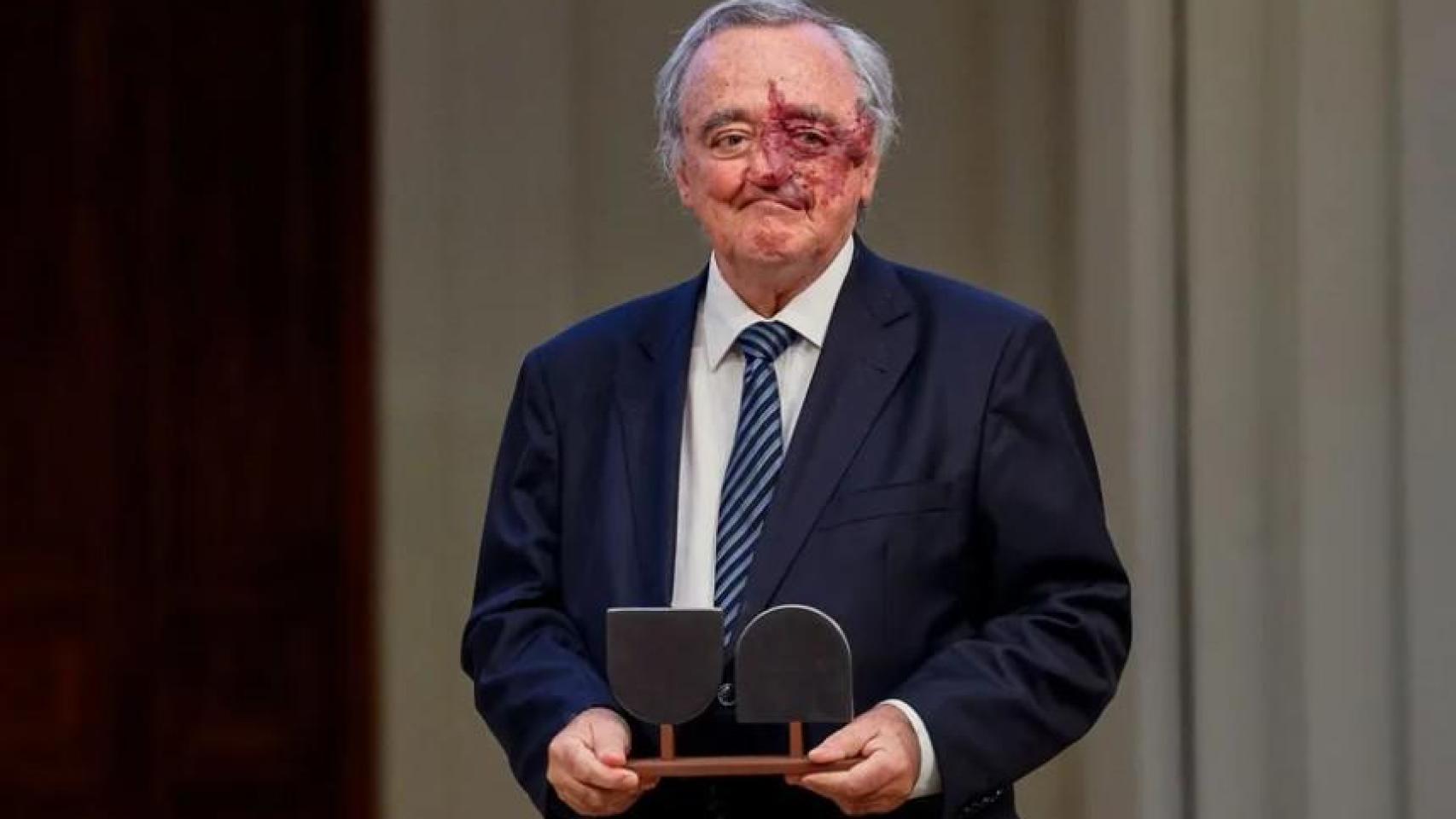 El bioquímico Mariano Barbacid tras recibir un galardón en de los Premios Valor Añadido de la Fundación BBVA, en Madrid.