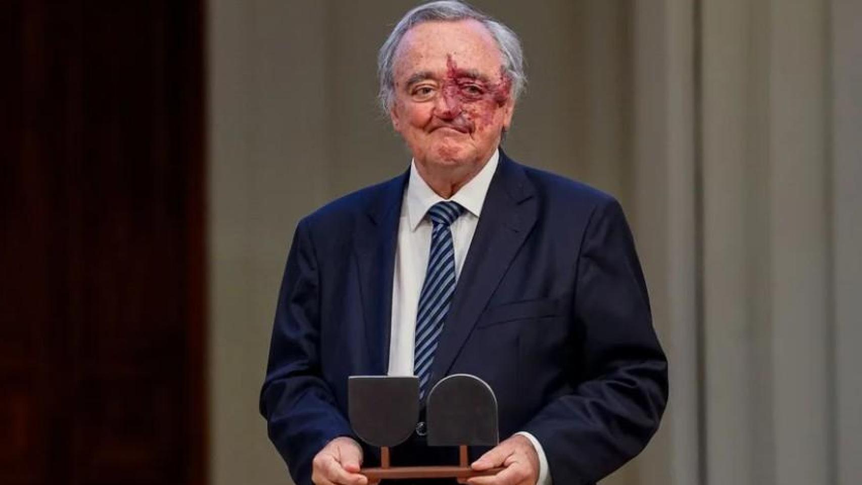 El bioquímico Mariano Barbacid tras recibir un galardón en de los Premios Valor Añadido de la Fundación BBVA, en Madrid.