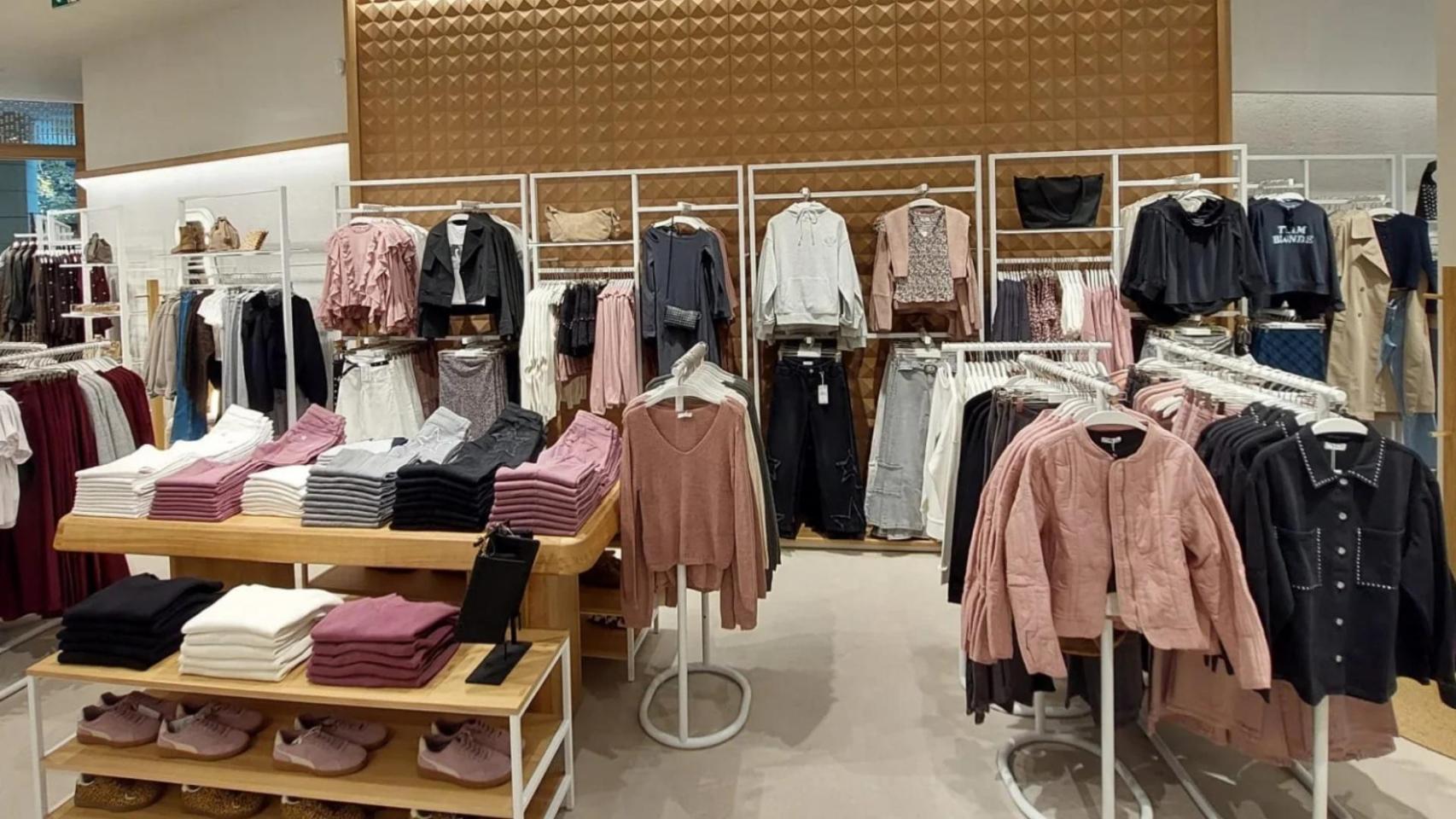 Interior de la nueva tienda de Luz del Tajo.