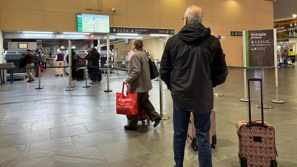 Los carteles de Delicias anuncian retrasos por las limitaciones temporales de velocidad.