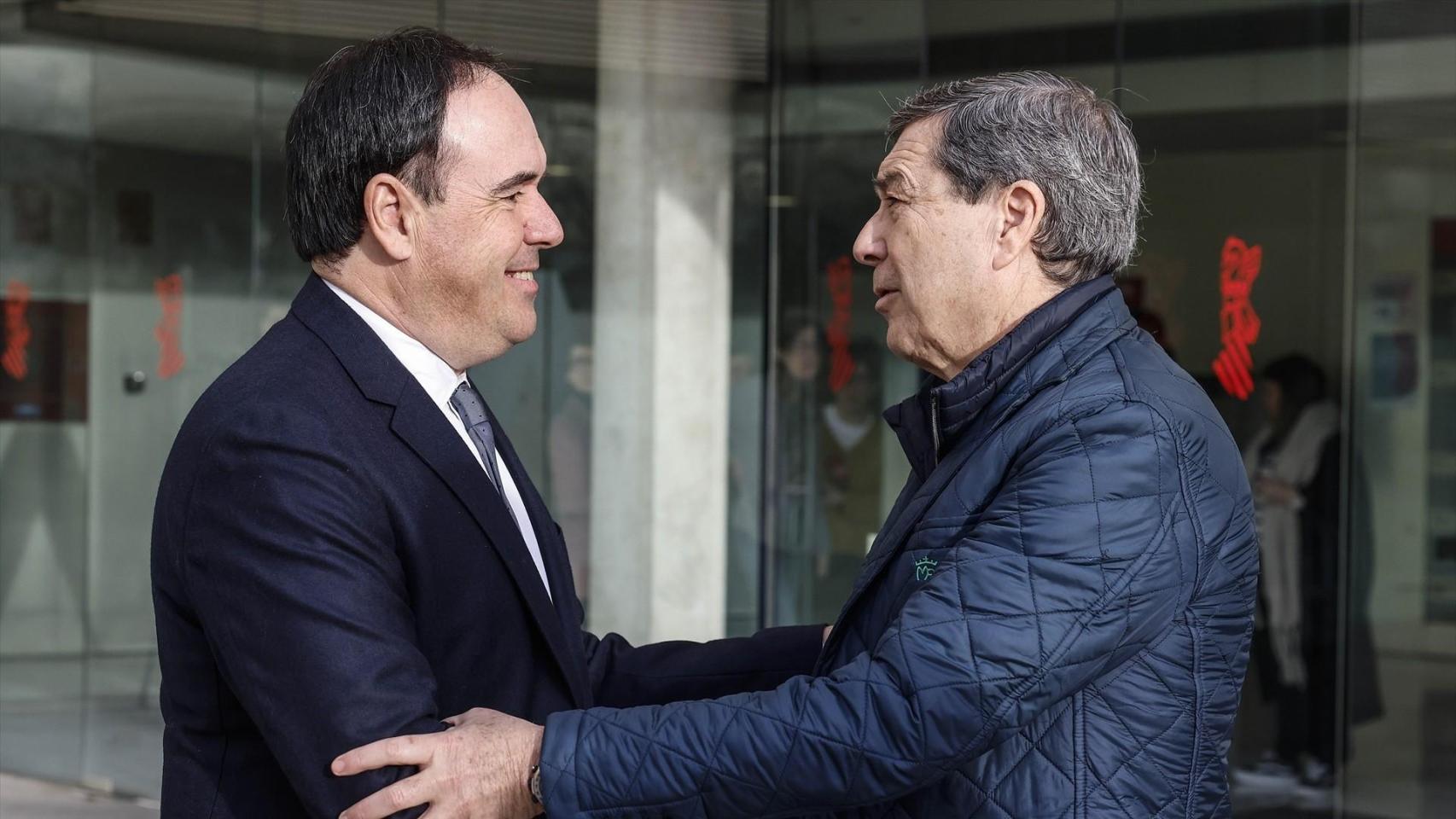 El presidente de la Generalitat, Juanfran Pérez Llorca, y el conseller de Sanidad, Marciano Gómez. Rober Solsona / EP