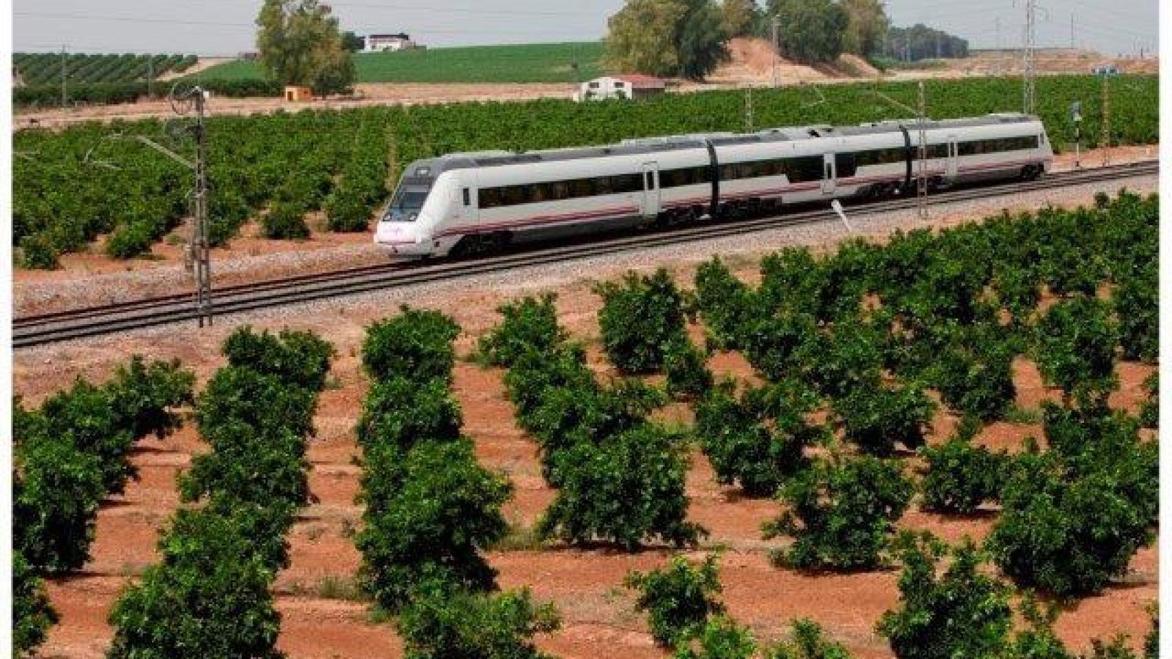 Imagen de un tren de Media Distancia de Renfe.