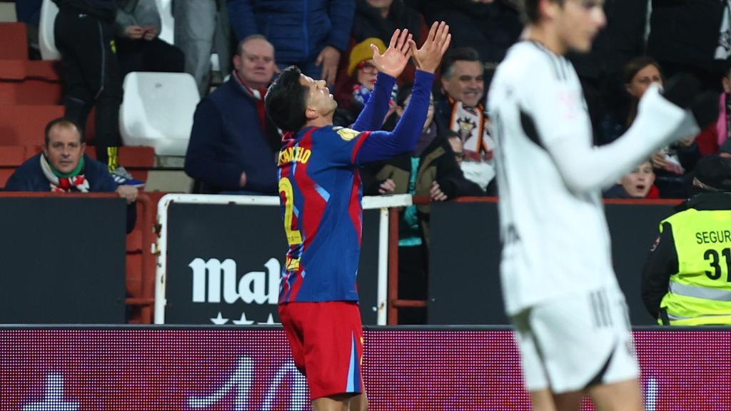 Cancelo recibe una tarjeta amarilla por una falta en el partido ante el Albacete.