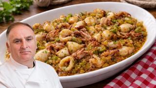 José Andrés, chef, en un montaje de El Español