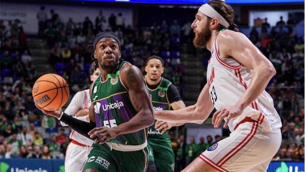 Kendrick Perry durante el Unicaja vs. Elan Chalon de la BCL