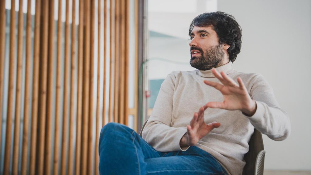 El periodista Daniel Ramírez en conversación con EL ESPAÑOL.