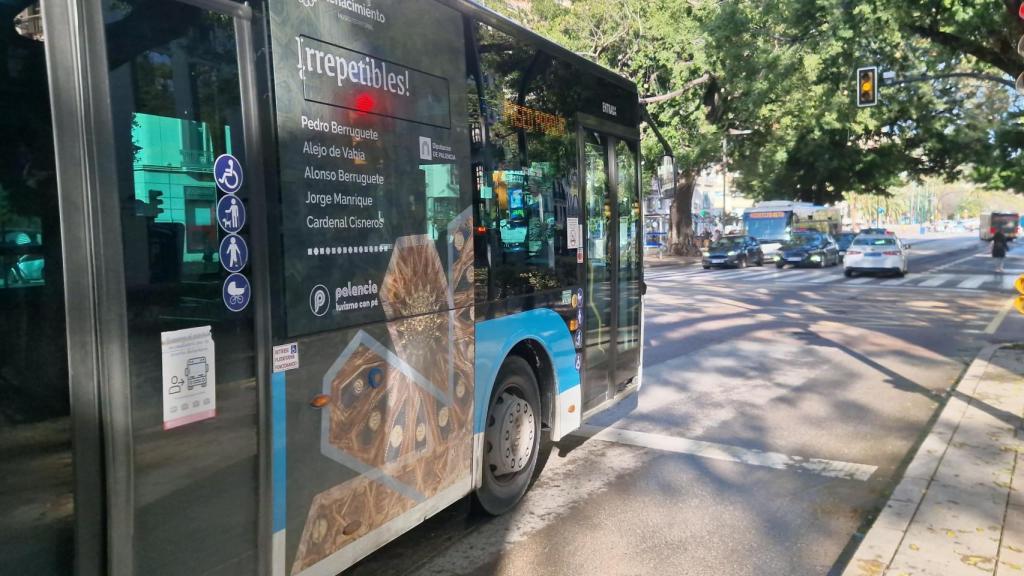 Un autobús urbano de Málaga promociona el Museo Campos del Renacimiento