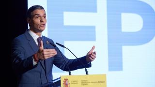 El presidente del Gobierno, Pedro Sánchez, interviene durante su visita a la exposición 'Formación Profesional.
