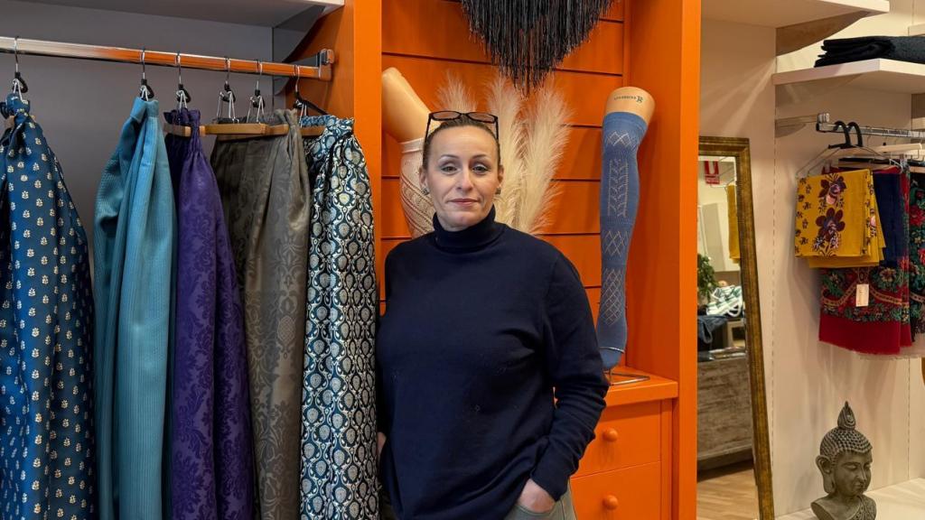 Mamen en la nueva tienda.