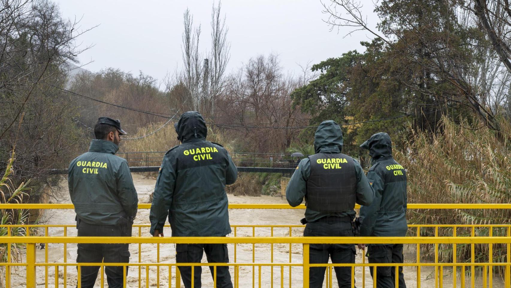 Borrasca Leonardo: última hora del aviso rojo, en directo | Miles de desalojados, un centenar de carreteras cortadas y fallos en el suministro eléctrico, es "el peor de los escenarios previstos"