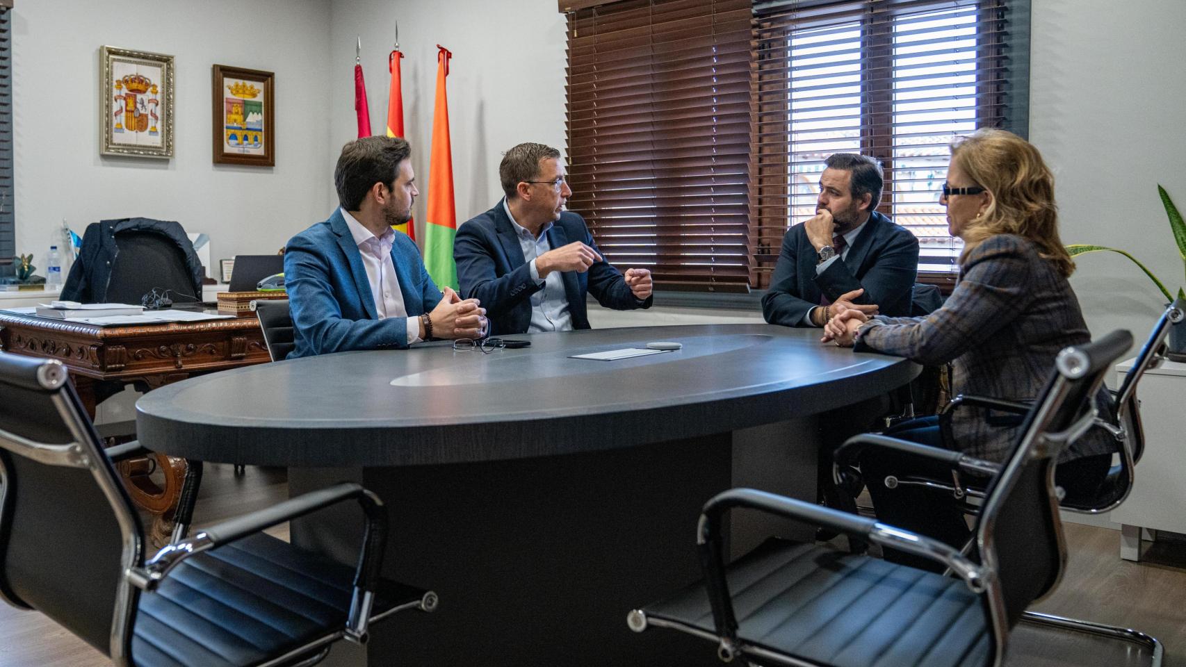 Paco Núñez junto al alcalde de Seseña, Jaime de Hita.