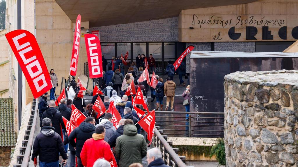 Entrada de la manifestación organizada por CCOO al Palacio de Congresos 'El Greco'.