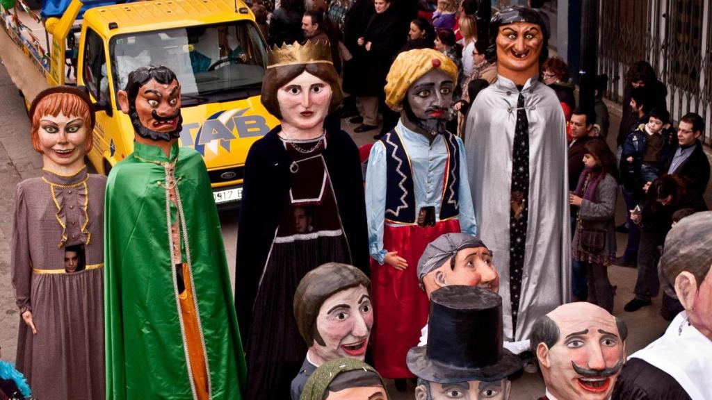 Gigantes y cabezudos del carnaval de Herencia.