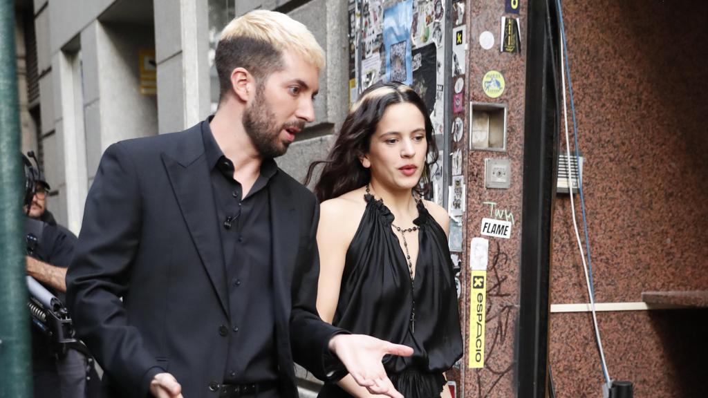 El presentador en 'La Revuelta' con Rosalía.