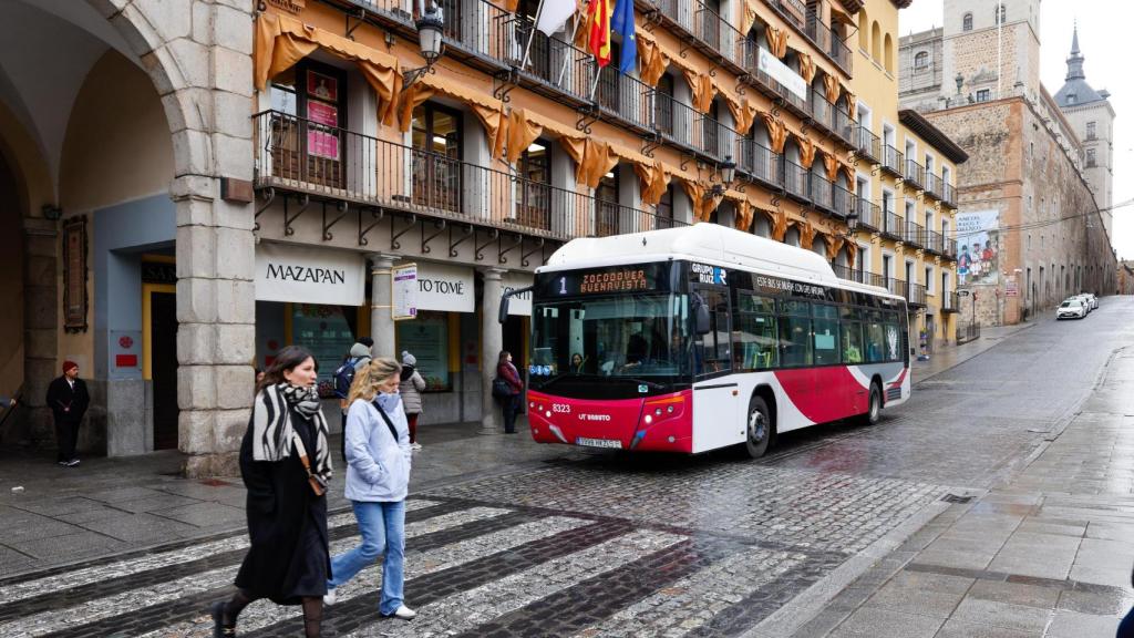 La plaza de Zocodover es la cabecera principal del servicio, algo que podría reducirse con el nuevo contrato.