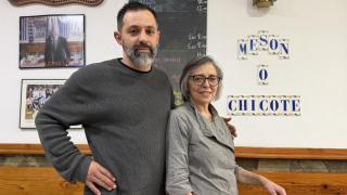 Mercedes y Xosé, responsables del mesón.