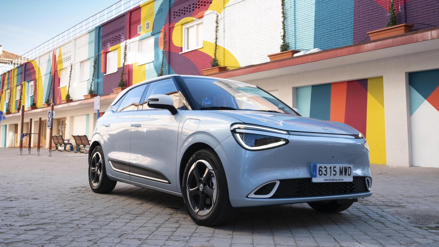 Vista tres cuartos delantera del Dongfeng Box