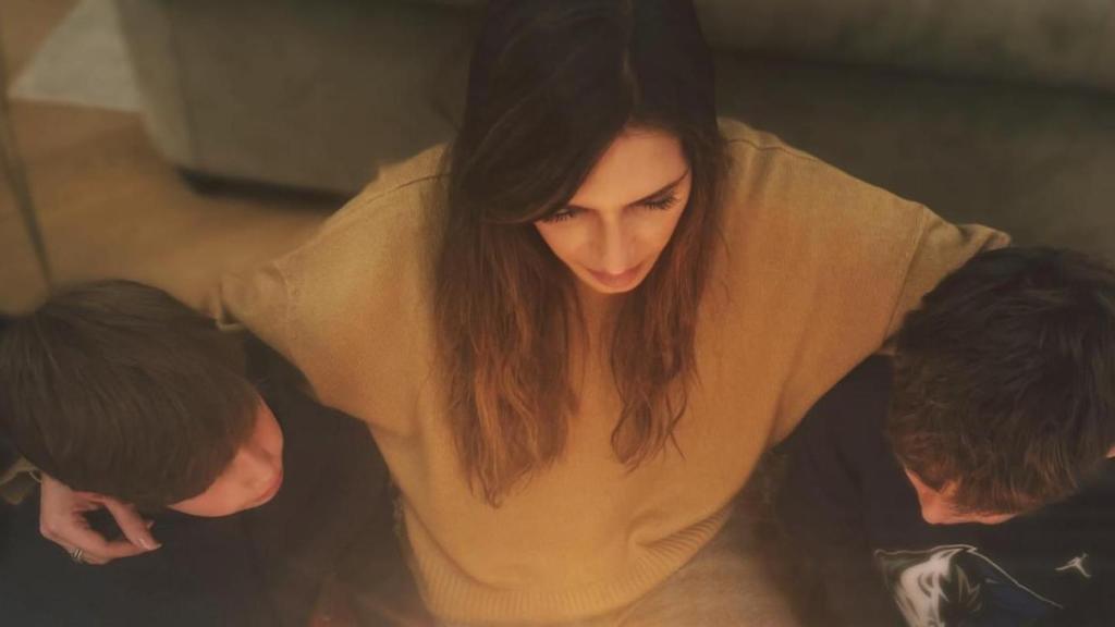 Sara Carbonero ha soplado las velas junto a sus dos hijos.