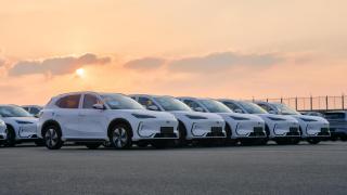 Vehículos Geely EX5 listos para su traslado a los concesionarios. EE