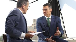 Pedro Sánchez este jueves durante una entrevista con la CNN en el marco de la Cumbre de Gobiernos de Dubái.