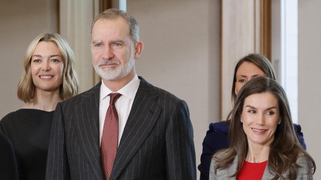 Marta Ortega, presidenta no ejecutiva de Inditex, junto a los reyes Felipe y Letizia.