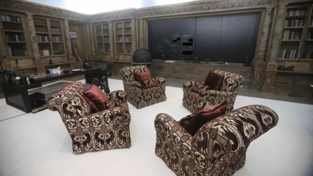 Una foto desclasificada del interior de la vivienda de Jeffrey Epstein en las Islas Vírgenes.