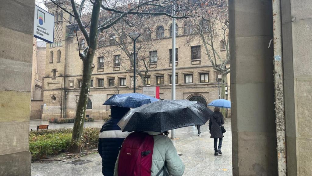 Un día de lluvia en Zaragoza.